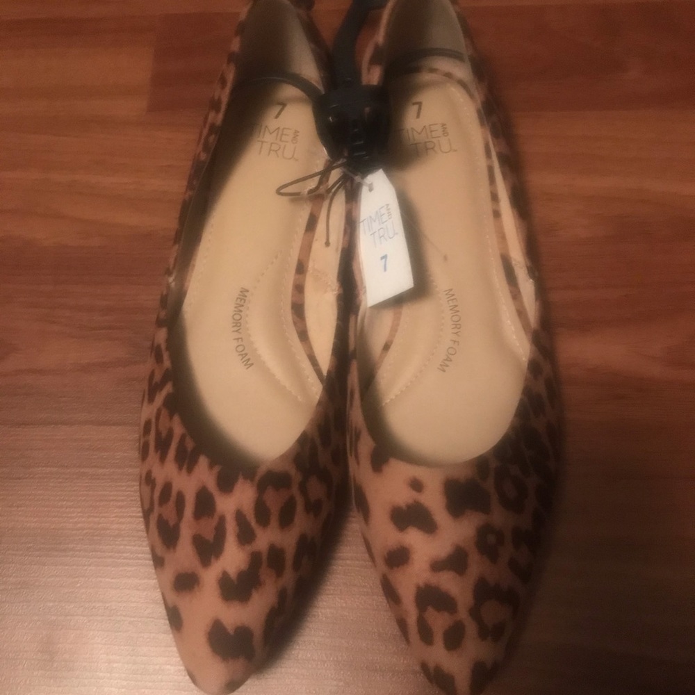 Leopard flats